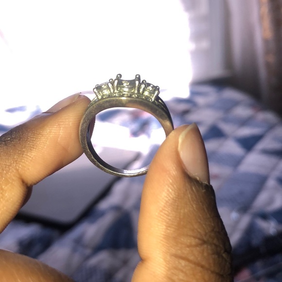 Ring - Picture 3 of 4